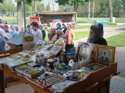 Святая блаженная старице Матроно, моли Бога о нас ! Жители города Новозыбкова молились у ковчега с частицей мощей блаженной старицы Матроны Московской