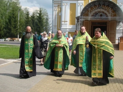 Святая блаженная старице Матроно, моли Бога о нас ! Жители города Новозыбкова молились у ковчега с частицей мощей блаженной старицы Матроны Московской