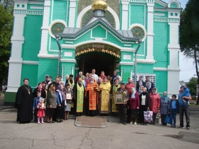 Святая блаженная старице Матроно, моли Бога о нас ! Жители города Новозыбкова молились у ковчега с частицей мощей блаженной старицы Матроны Московской