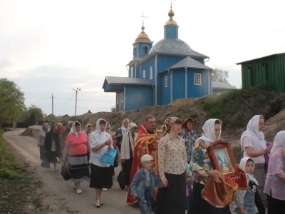 Святая блаженная старице Матроно, моли Бога о нас ! Жители города Новозыбкова молились у ковчега с частицей мощей блаженной старицы Матроны Московской