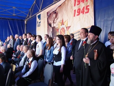 Вечная память защитникам Отечества ! В День победы в селе Карна Новозыбковского района освящен Новосооруженный крест на благоустроенной специально к этому дню могиле неизвестного солдата, погибшего в 1943 году