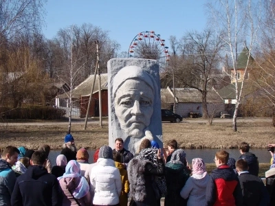 ХРИСТОС ПОСРЕДИ НАС ! – Православные молодежные объединения благочиний Клинцовской Епархии посетили город Новозыбков