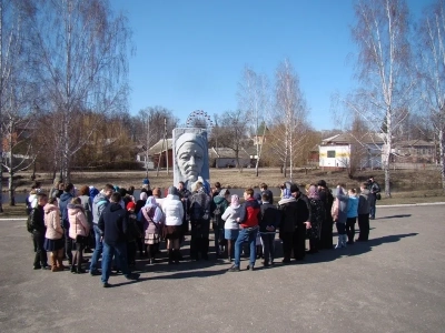 ХРИСТОС ПОСРЕДИ НАС ! – Православные молодежные объединения благочиний Клинцовской Епархии посетили город Новозыбков