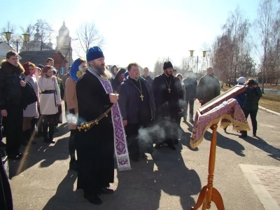 ХРИСТОС ПОСРЕДИ НАС ! – Православные молодежные объединения благочиний Клинцовской Епархии посетили город Новозыбков