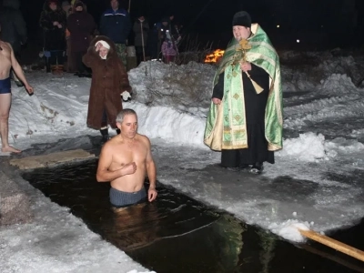 Днесь вод освящается естество: в день Святого Богоявления в Новозыбковском благочинии Правящий Архиерей совершил Божественную литургию и чин Великого освящения воды