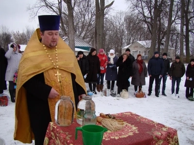 Днесь вод освящается естество: в день Святого Богоявления в Новозыбковском благочинии Правящий Архиерей совершил Божественную литургию и чин Великого освящения воды