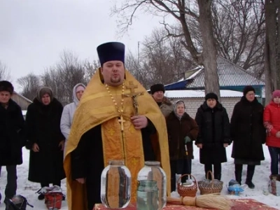 Днесь вод освящается естество: в день Святого Богоявления в Новозыбковском благочинии Правящий Архиерей совершил Божественную литургию и чин Великого освящения воды