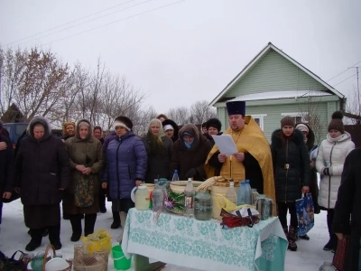 Днесь вод освящается естество: в день Святого Богоявления в Новозыбковском благочинии Правящий Архиерей совершил Божественную литургию и чин Великого освящения воды