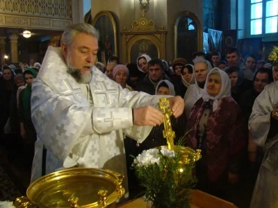 Днесь вод освящается естество: в день Святого Богоявления в Новозыбковском благочинии Правящий Архиерей совершил Божественную литургию и чин Великого освящения воды