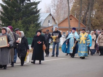 День народного единства в Новозыбкове ознаменован общим Крестным ходом прихожан всех православных храмов города