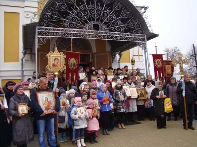 День народного единства в Новозыбкове ознаменован общим Крестным ходом прихожан всех православных храмов города