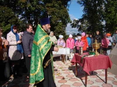 Преподобный отче наш Сергие, моли Бога о нас! Молебное пение ко игумену земли Русской совершено на месте утраченного храма в селе Внуковичи Новозыбковского благочиния