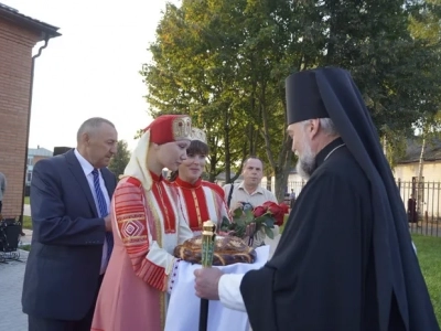 Епископ Клинцовский и Трубчевский Владимир освятил храм во имя Святой Троицы в пгт. Красная Гора