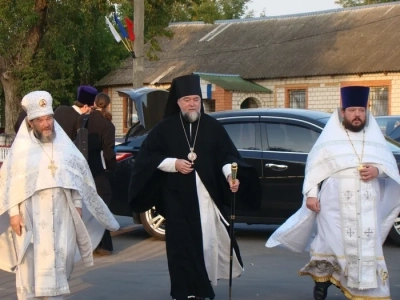 Епископ Клинцовский и Трубчевский Владимир освятил храм во имя Святой Троицы в пгт. Красная Гора