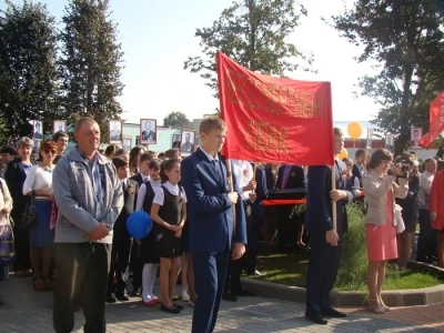 Епископ Клинцовский и Трубчевский Владимир освятил храм во имя Святой Троицы в пгт. Красная Гора