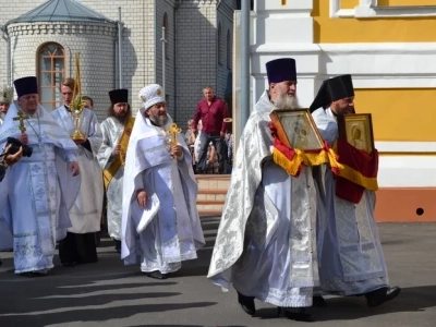 В день Престольного торжества соборного храма Новозыбковского благочиния, свой первый Архипастырский визит во град Новозыбков совершил Епископ Клинцовский и Трубчевский Владимир