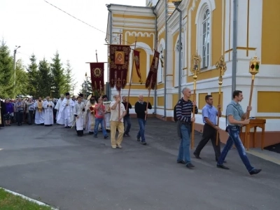 В день Престольного торжества соборного храма Новозыбковского благочиния, свой первый Архипастырский визит во град Новозыбков совершил Епископ Клинцовский и Трубчевский Владимир