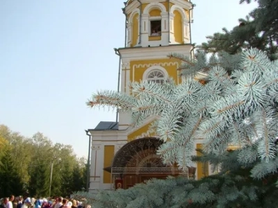 В день Престольного торжества соборного храма Новозыбковского благочиния, свой первый Архипастырский визит во град Новозыбков совершил Епископ Клинцовский и Трубчевский Владимир