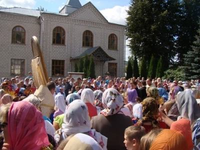 … О еже ниспослати на отроков сих Духа премудрости и разума, и отверзти ум и уста, и просветити сердца их к принятию добрых учений, Господу помолимся! – В храмах, Молитвенных домах и часовнях Новозыбковского благочиния совершены особые молитвы перед началом нового 2015-2016 учебного года