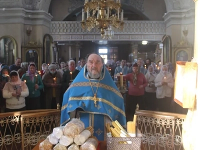 Еще молимся о упокоении воинов, жизнь свою на поле брани положивших!В день Сретения Господня, а также в день 34-ой годовщины вывода советских войск из Афганистана, в соборном храме Новозыбковского благочиния совершена панихида о всех воинах, погибших в локальных вооруженных конфликтах