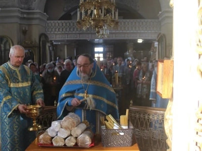 Еще молимся о упокоении воинов, жизнь свою на поле брани положивших!В день Сретения Господня, а также в день 34-ой годовщины вывода советских войск из Афганистана, в соборном храме Новозыбковского благочиния совершена панихида о всех воинах, погибших в локальных вооруженных конфликтах