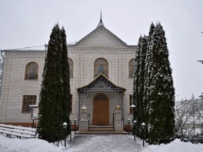 В день воспоминания первого (IV) и второго (452) обретения главы Иоанна Предтечи Епископ Клинцовский и Трубчевский Владимир совершил Литургию Преждеосвященных Даров в городе Новозыбкове