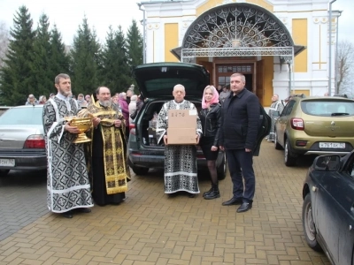 Новозыбковцы разделяют Пасхальную радость с воинами России!