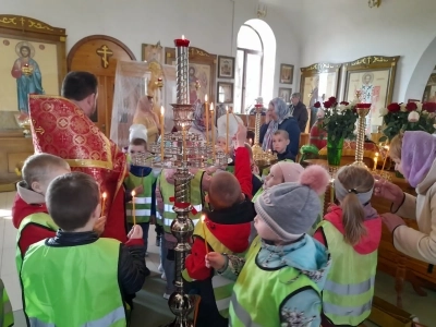 Во дни Светлой седмицы воспитанники детского сада «Теремок» пгт Красная Гора посетили Троицкий храм