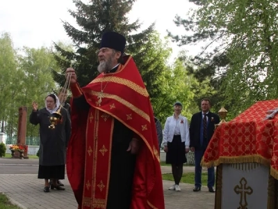 За Веру и Отечество жизнь свою положившим – ВЕЧНАЯ ПАМЯТЬ!78-й День победы в Великой Отечественной Войне в Новозыбковском благочинии ознаменован молитвой храм