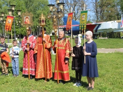 Православные верующие города Новозыбкова молитвенно почтили память летчиков-участников СВО, погибших 13 мая 2023 года над территорией Брянской области