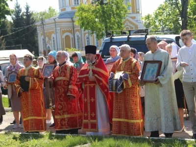 Православные верующие города Новозыбкова молитвенно почтили память летчиков-участников СВО, погибших 13 мая 2023 года над территорией Брянской области