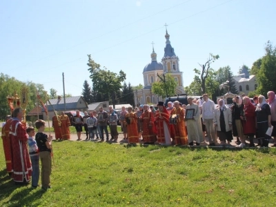 Православные верующие города Новозыбкова молитвенно почтили память летчиков-участников СВО, погибших 13 мая 2023 года над территорией Брянской области