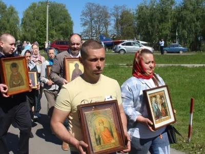 Православные верующие города Новозыбкова молитвенно почтили память летчиков-участников СВО, погибших 13 мая 2023 года над территорией Брянской области