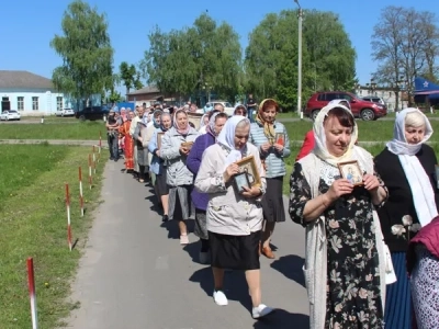 Православные верующие города Новозыбкова молитвенно почтили память летчиков-участников СВО, погибших 13 мая 2023 года над территорией Брянской области