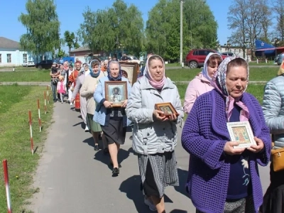 Православные верующие города Новозыбкова молитвенно почтили память летчиков-участников СВО, погибших 13 мая 2023 года над территорией Брянской области