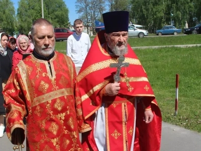 Православные верующие города Новозыбкова молитвенно почтили память летчиков-участников СВО, погибших 13 мая 2023 года над территорией Брянской области