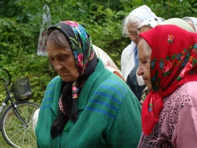 Таинство Причащения на руинах… В день Явление иконы Пресвятой Богородицы во граде Казани в 1579 году, на месте разрушенного Николаевского Каташинского монастыря, впервые за век совершено Таинство Причащения