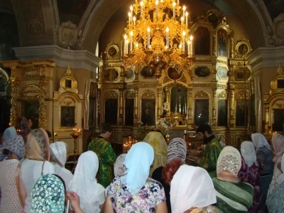 И умерли в один день… День семьи, любви и верности – День памяти Святых благоверных князей Петра и Февронии, Муромских чудотворцев молитвенно отмечали в Новозыбковском благочинии