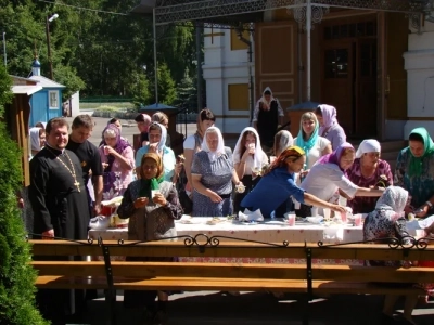 И умерли в один день… День семьи, любви и верности – День памяти Святых благоверных князей Петра и Февронии, Муромских чудотворцев молитвенно отмечали в Новозыбковском благочинии