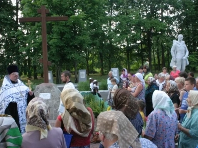 День памяти и скорби в селе Замишево Новозыбковского района: панихида о павших воинах