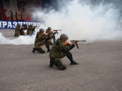 День победы в Новозыбковском благочинии: 9 мая, в день 70-тетия Победы в Великой Отечественной Войне, в городе Новозыбкове совершены Литургии, состоялся праздничный парад и прошли торжественные мероприятия