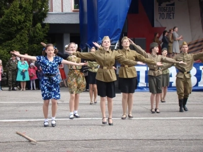 День победы в Новозыбковском благочинии: 9 мая, в день 70-тетия Победы в Великой Отечественной Войне, в городе Новозыбкове совершены Литургии, состоялся праздничный парад и прошли торжественные мероприятия