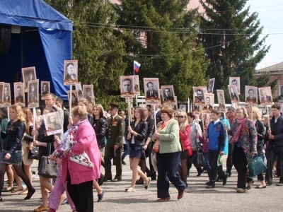 День победы в Новозыбковском благочинии: 9 мая, в день 70-тетия Победы в Великой Отечественной Войне, в городе Новозыбкове совершены Литургии, состоялся праздничный парад и прошли торжественные мероприятия