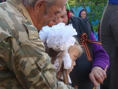 В день победы у Молитвенного дома в селе Старые Бобовичи совершена панихида о павших воинах