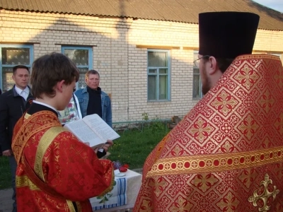 В день победы у Молитвенного дома в селе Старые Бобовичи совершена панихида о павших воинах