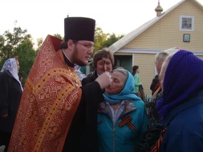 В день победы у Молитвенного дома в селе Старые Бобовичи совершена панихида о павших воинах