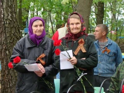 Все судьбы в единую слиты: жители села Крутоберезка Новозыбковского района почтили память своих защитников в годы Великой Отечественной Войны