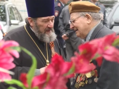 Вахта памяти в Новозыбковском благочинии: Еще молимся о упокоении душ приснопамятных вождей и воинов за веру и Отечество на поле брани живот свой положивших, от ран и глада почивших, в пленении и горьких работах невинно умученных и убиенных, в блокаду скончавшихся и всех для Победы потрудившихся, их же имена Ты Господи веси, и о еже проститися им всякому прегрешению, вольному же и невольному!