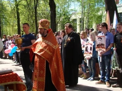 Не прервется связь поколений: в городе Новозыбков открыта мемориальная табличка на здании бывшего военного госпиталя и совершена панихида о павших героях, освобождавших город в годы Великой Отечественной Войны