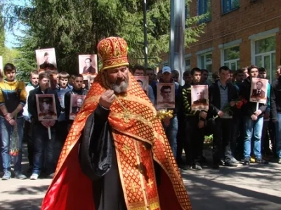 Не прервется связь поколений: в городе Новозыбков открыта мемориальная табличка на здании бывшего военного госпиталя и совершена панихида о павших героях, освобождавших город в годы Великой Отечественной Войны